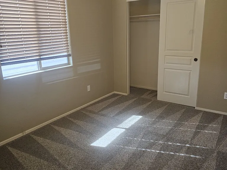 44304 W Vineyard St — Photo 15