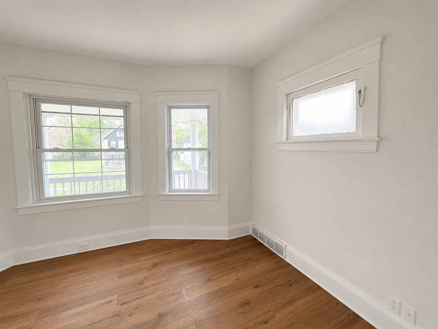 3410 East 135th Street, Unit B (Upstairs) — Photo 3