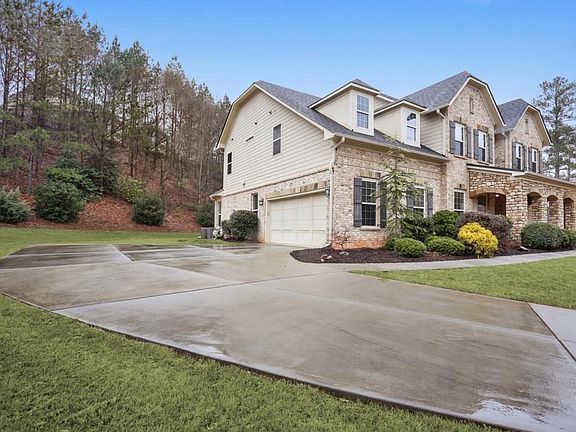 2nd image of 631 Oakbourne Way