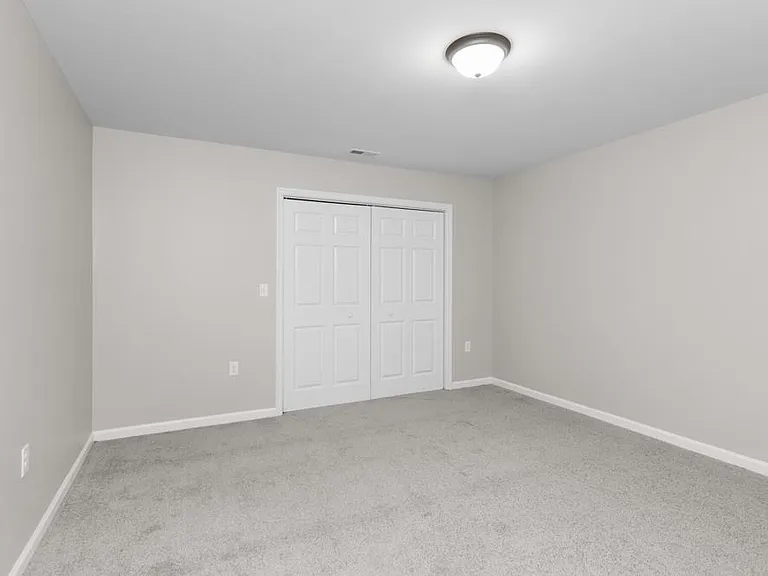 317 Ivanhoe Ave — Photo 24