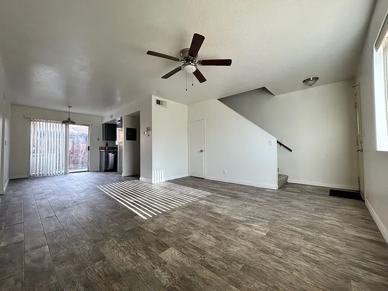 1017 Perdew Ave — Photo 3