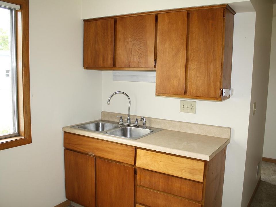 2nd image of 624 Otter Ave