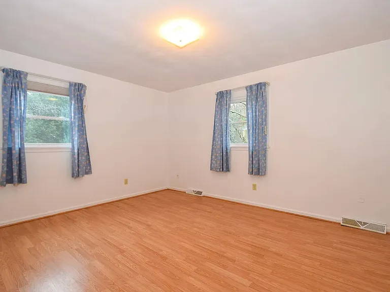 5515 Lynn Dell Rd — Photo 9