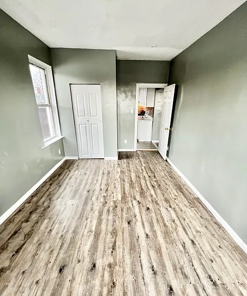 492 Park Ave #13 — Photo 5