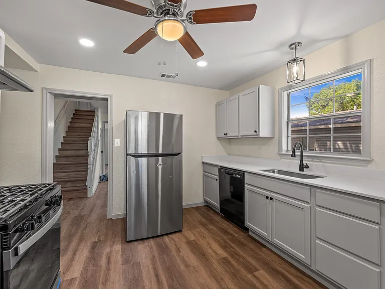 3829 Bryan Ave — Photo 5