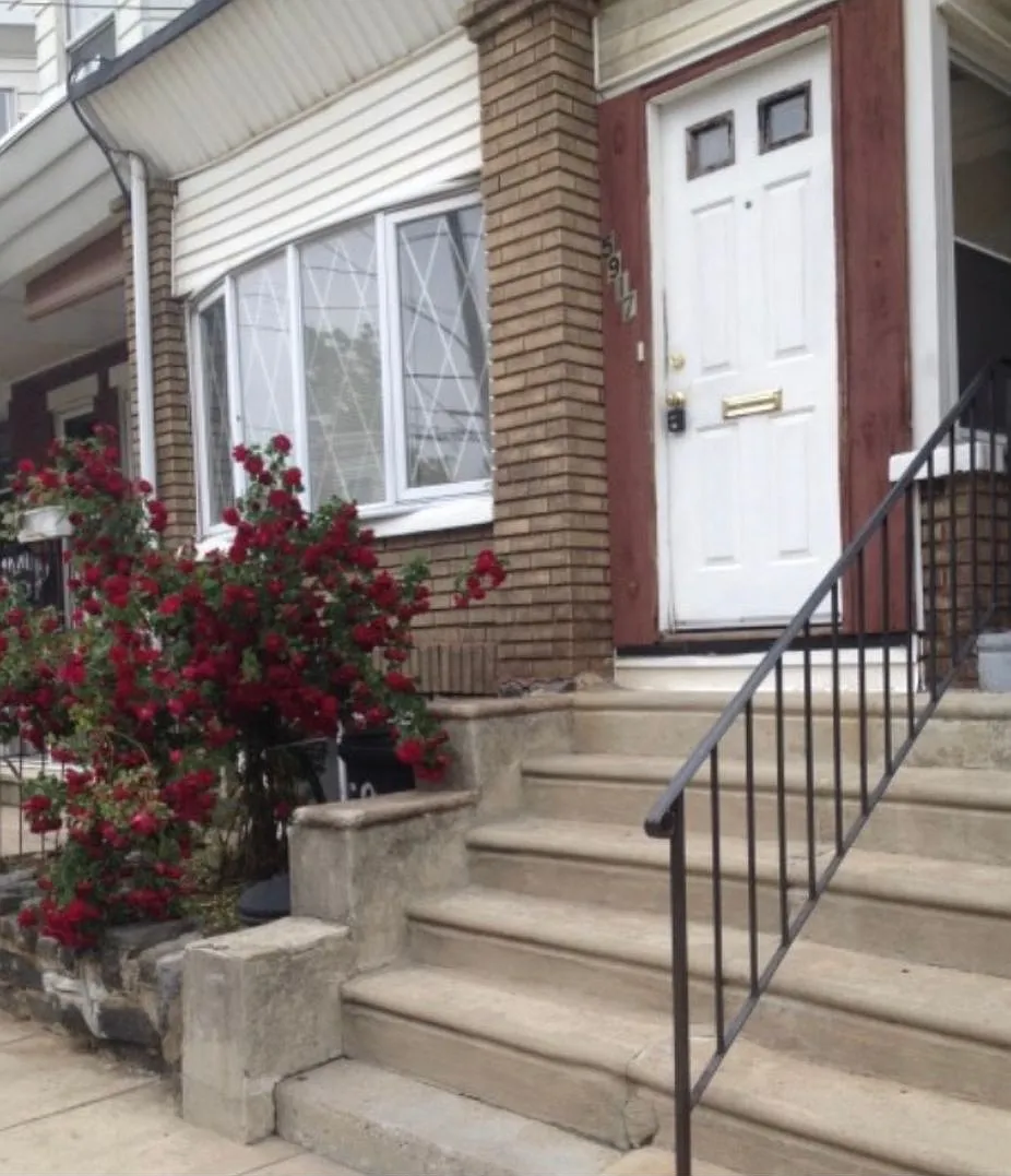 5917 Race St. 3 bedrooms, 1 bathroom House — Photo 2