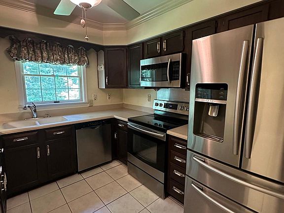 3rd image of 13068 Saint Andrews Ct