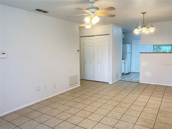 5th image of 233 Cypress St #231