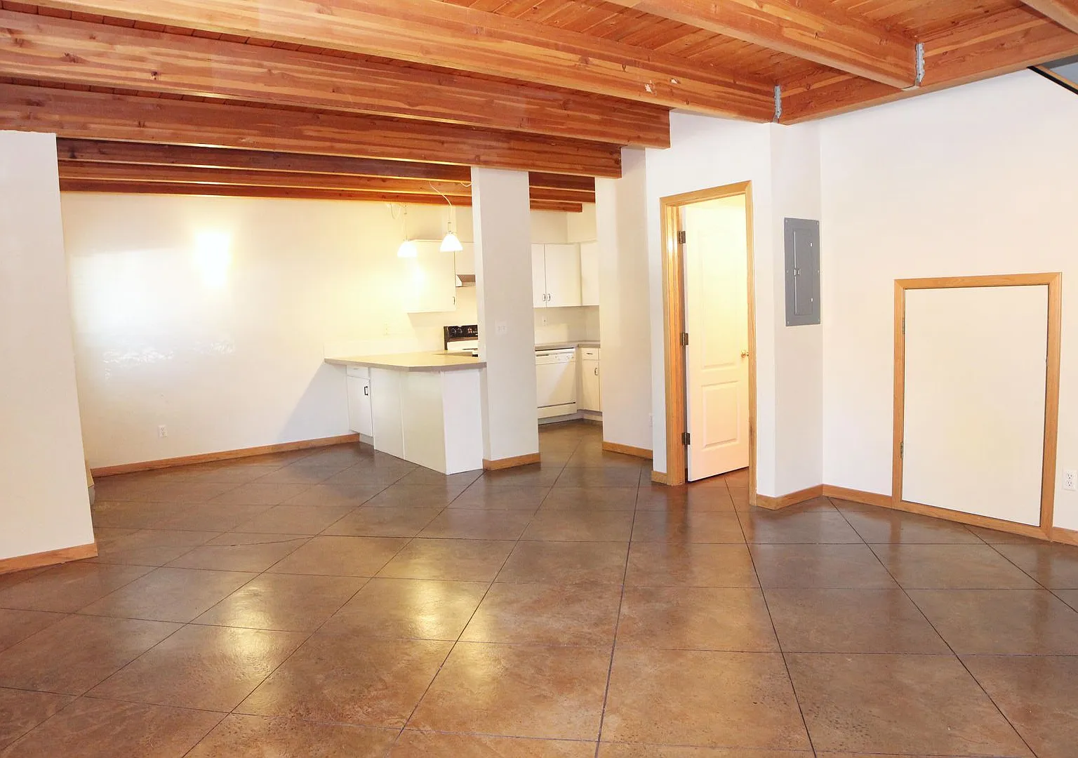 209 W Mulberry St — Photo 1