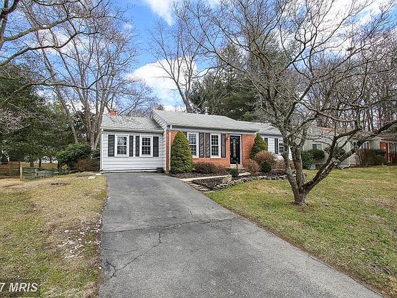 3rd image of 18221 Darnell Dr