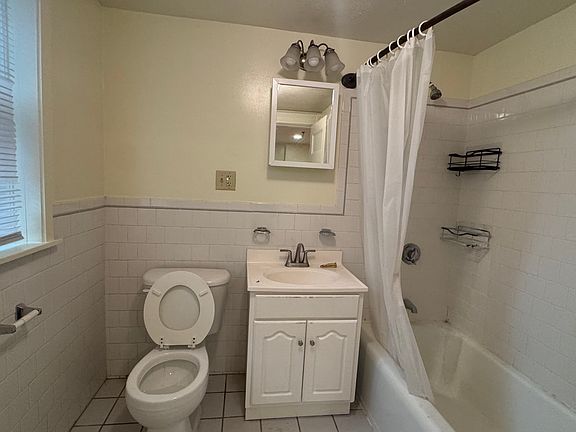 2nd image of 379 Commonwealth Ave APT 1