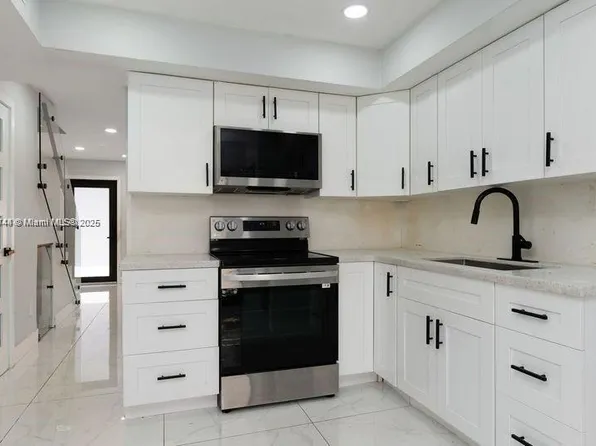 5431 W 22nd Ct #107, Hialeah, FL 33016