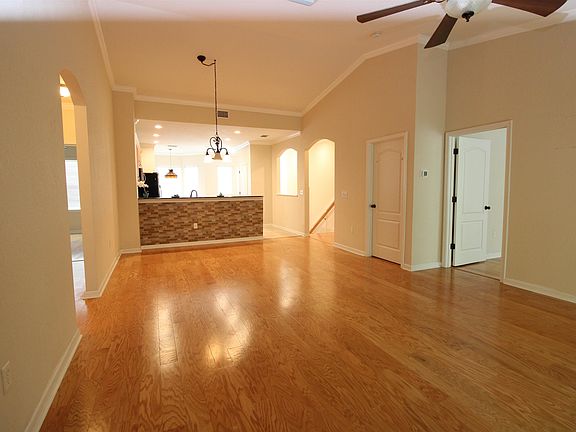 5th image of 110 Magnolia Crossing Point Unit 1905
