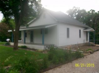 9372 Vfw Rd, Staunton, IL 62088