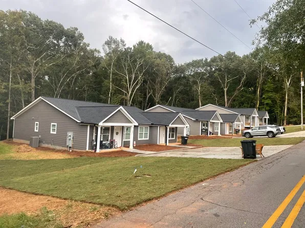 515 S Forest Ave, Hartwell, GA 30643