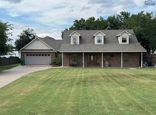 609 Shore Line Dr, Wichita Falls, TX 76308