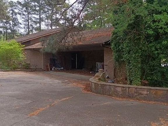 2nd image of 138 Murray Manor Ln