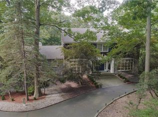 19 Lodge Ln, Port Jefferson, NY 11777