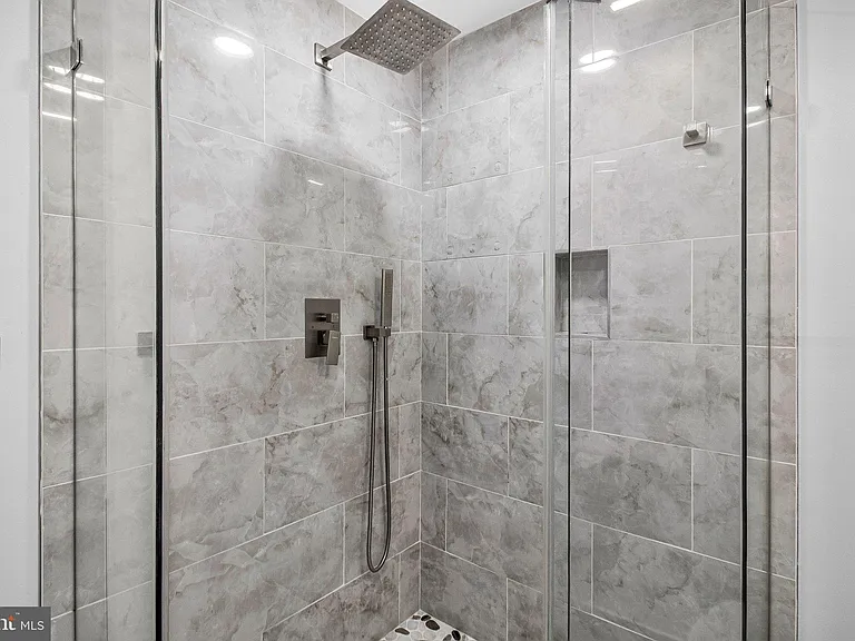 506 H St NE #202 — Photo 17