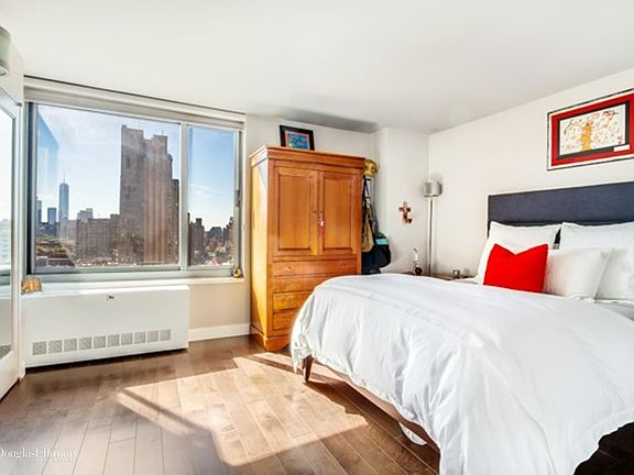 4th image of 270 W 17th St APT 15F