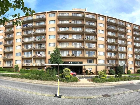 265 Main St #302, Ridgefield Park Village, NJ 07660