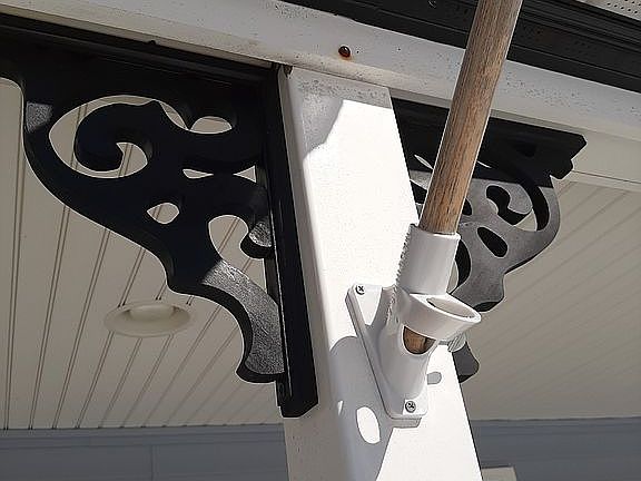 Porch corner brackets 