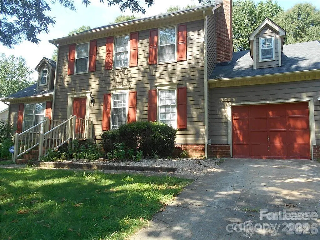 4 bed, 2.5 bath, 1634 sqft, $1,895 — Photo 2