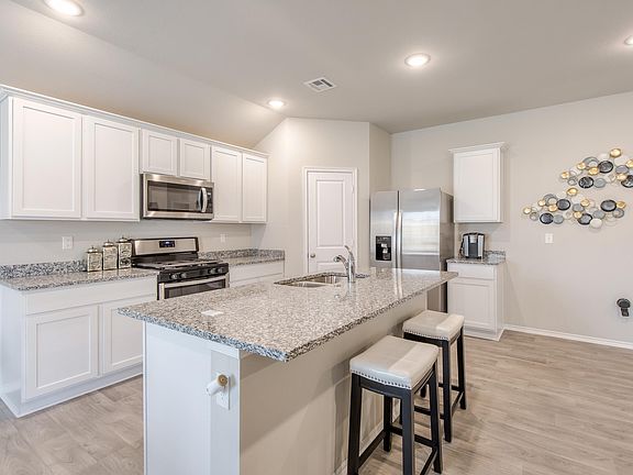 4th image of 207 Mikah Dr