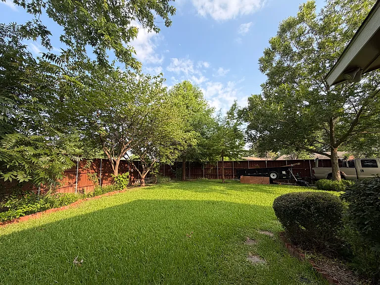 1410 Paris Dr — Photo 21