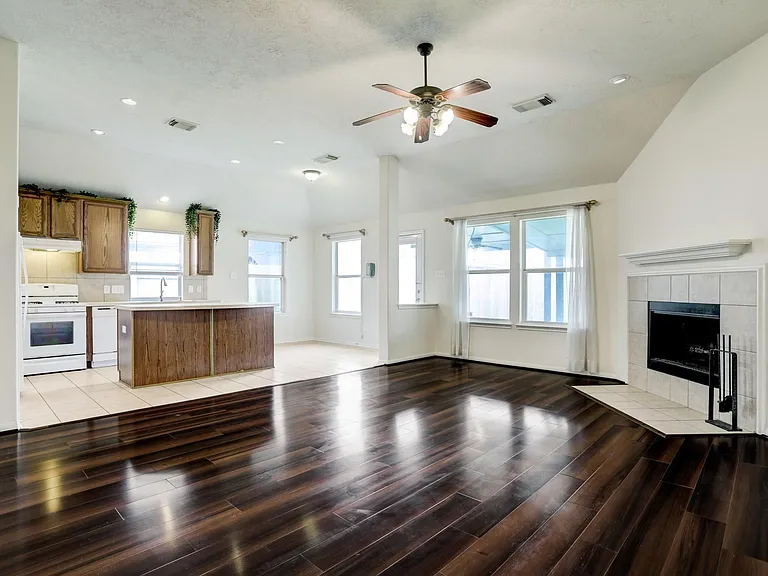 7605 Waterlilly Ln — Photo 5