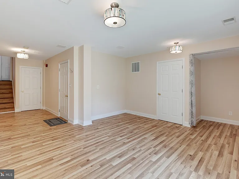237 Jefferson Ave — Photo 24