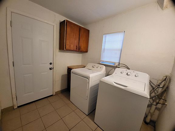 5th image of 1915 Poage Ave