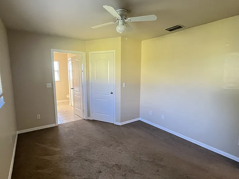 922 SE 13th Ter #1 — Photo 7
