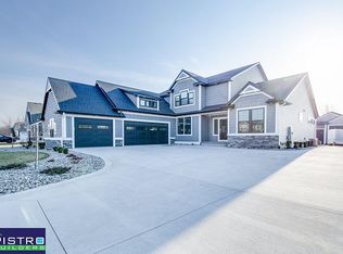 8351 Summer Ridge Ct, Freeland, MI 48623