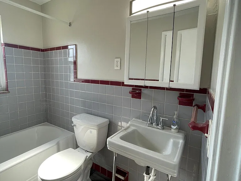 2777 Noble Rd #11 — Photo 6