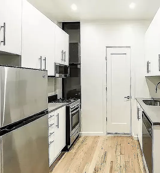 364 3rd Ave #4 — Photo 3