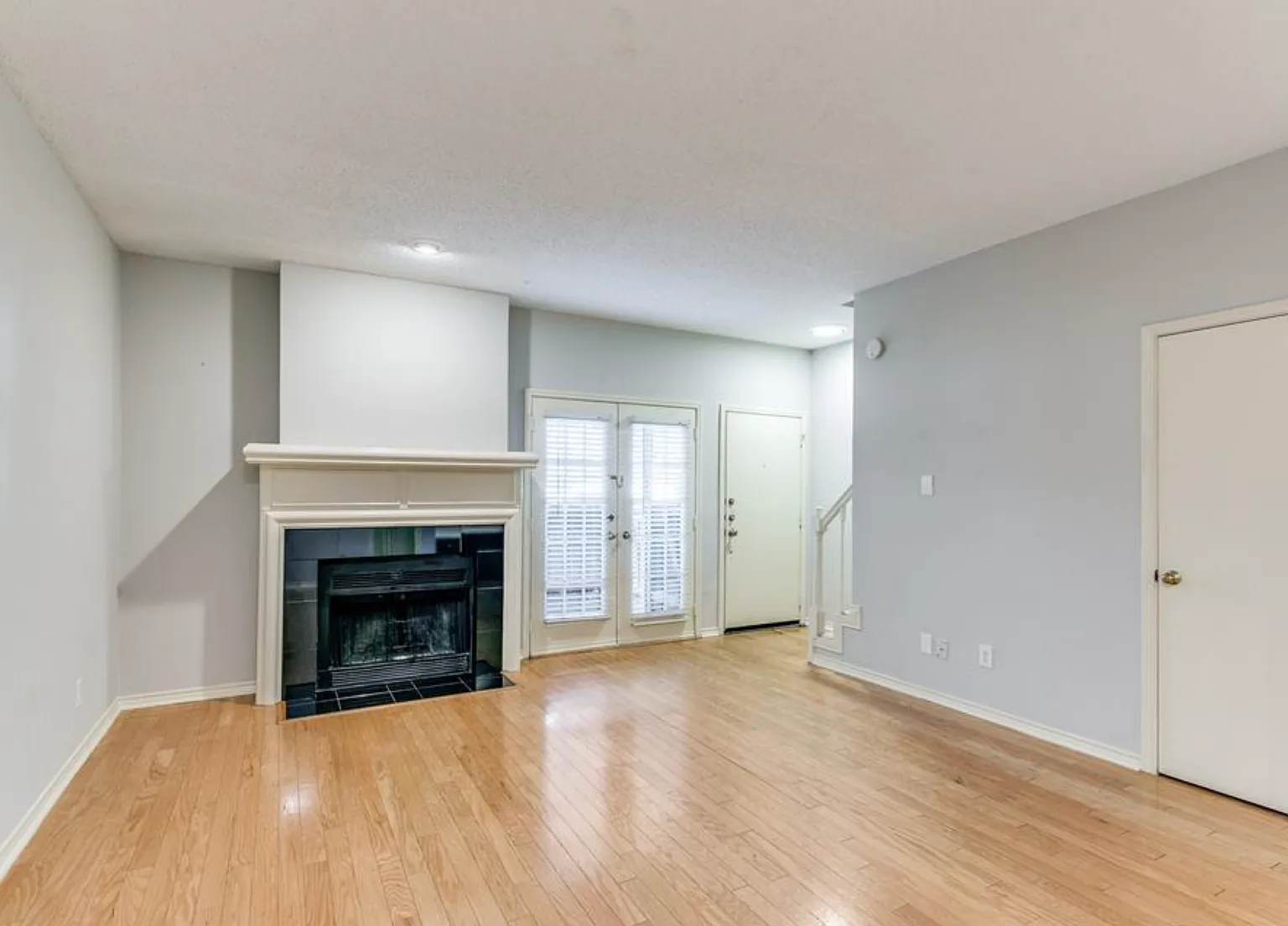 2 bed, 1083 sqft, $2,200 — Photo 3