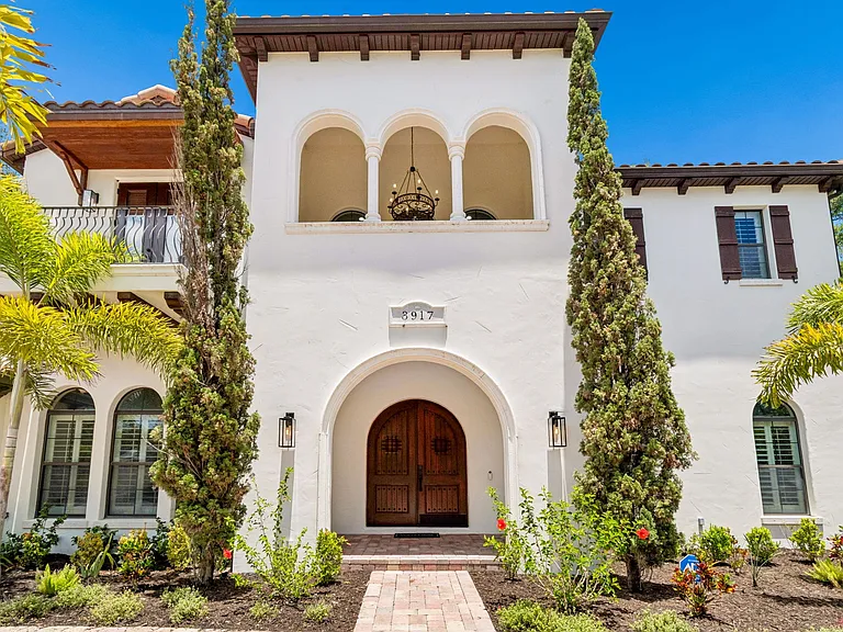 3917 W Barcelona St — Photo 3