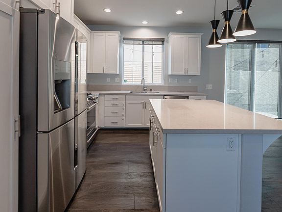 5th image of 22664 Meyler St