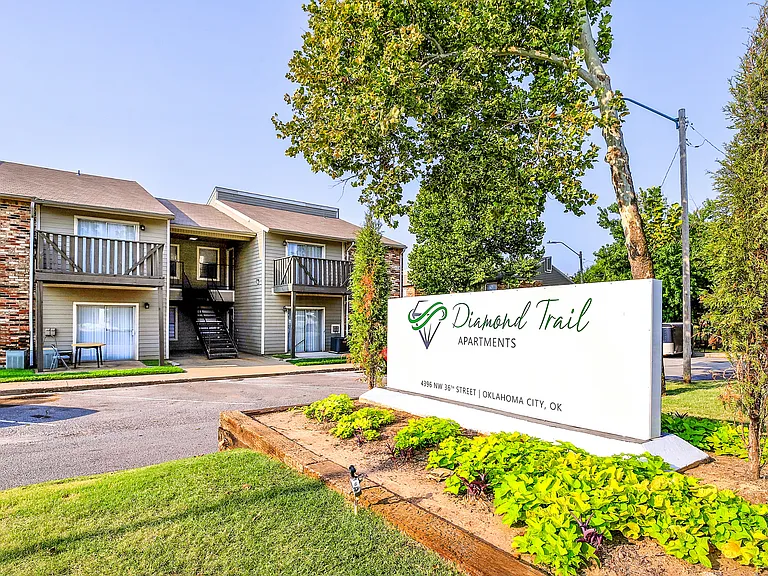 Diamond Trail Apartments — Photo 25