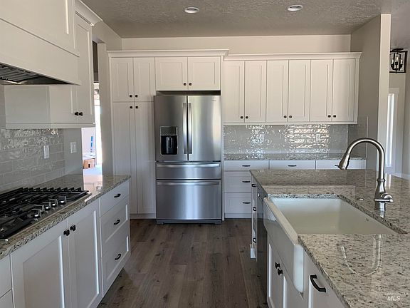 5th image of 4007 E Briggs Ct