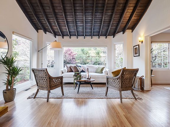 _5_5729 Clover Dr - (20).jpg