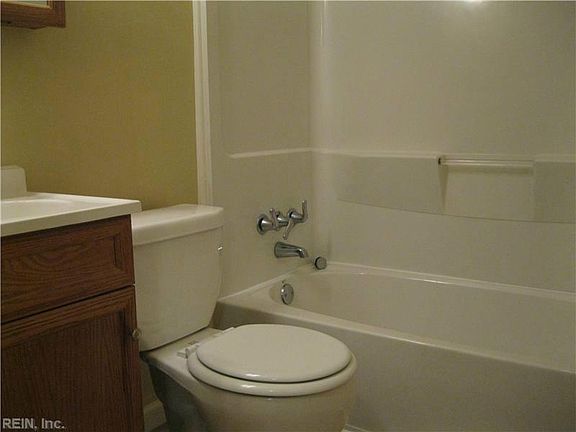 5th image of 26 Rumson Ave