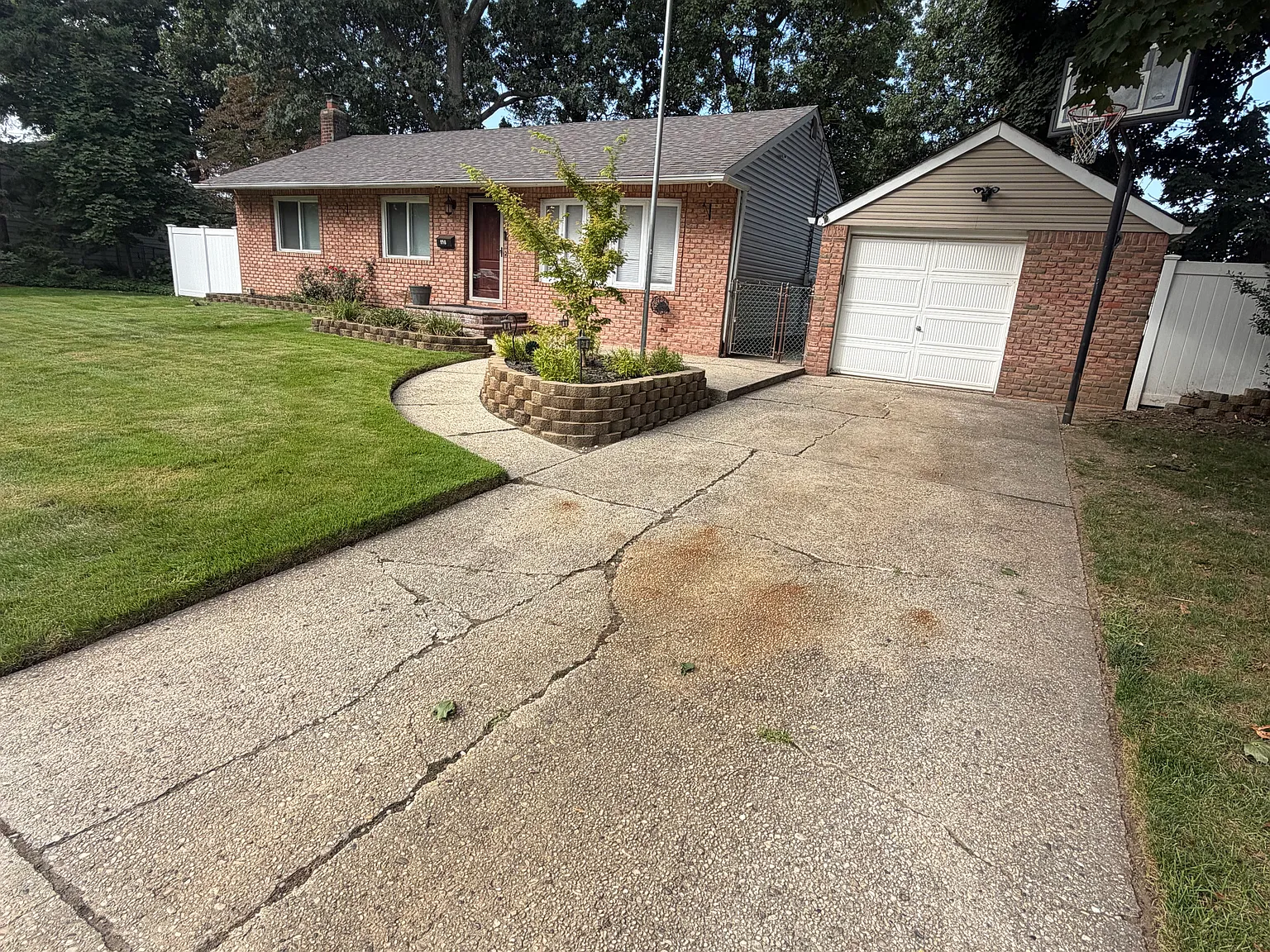 3 bed, $4,000 — Photo 2