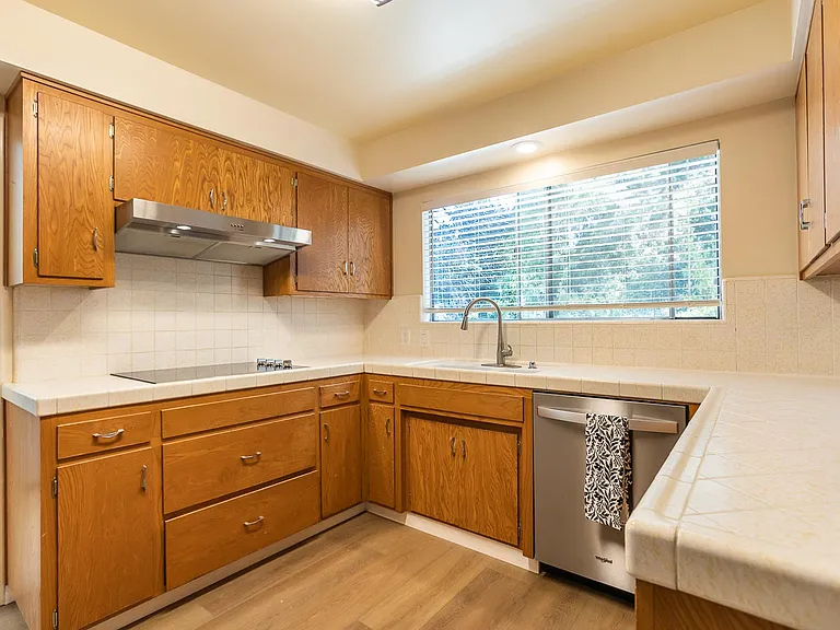 679 Rancho Dr — Photo 20