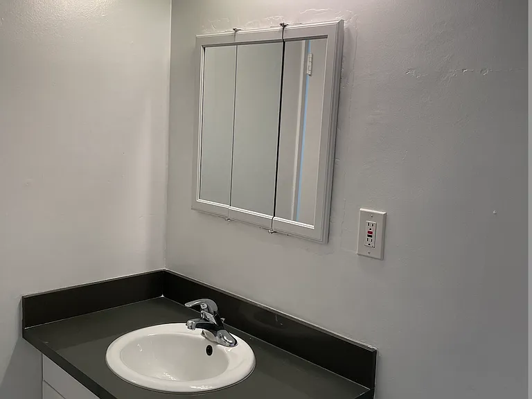 1631 N Harvard Blvd #7A — Photo 7