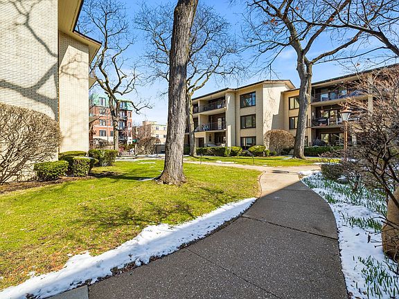 2nd image of 1025 Washington Blvd APT 301