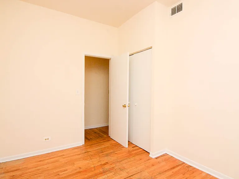 2319 N Kedzie Blvd #F2 — Photo 13
