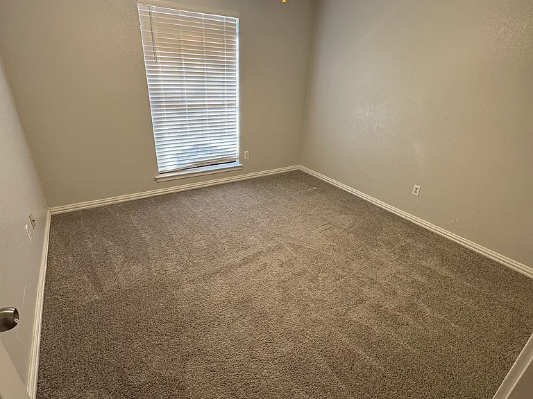2406 Hallmark St — Photo 7