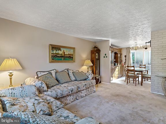 4th image of 6811 Rock Creek Ct